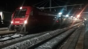 zastavený vlak ÖBB v Breneru