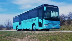 Autobus United Buses symbolizující jediné spojení s Brnem