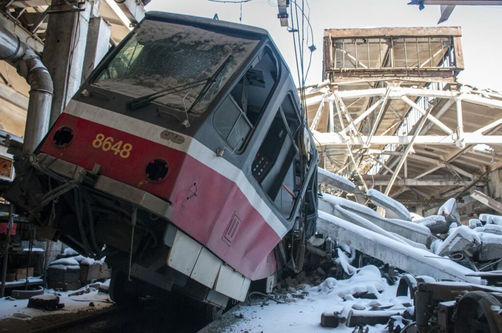 vozovna v Charkově po náletu Ruské armády naprosto zničena