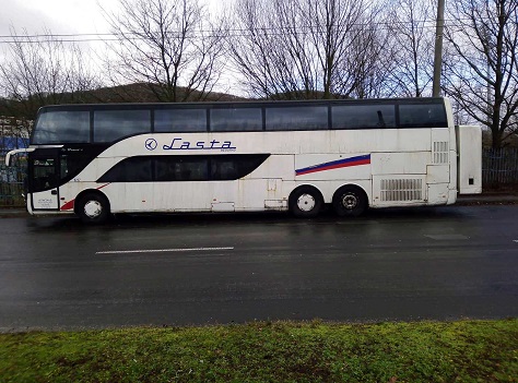 Odložený vrak autobusu zpátky u majitele