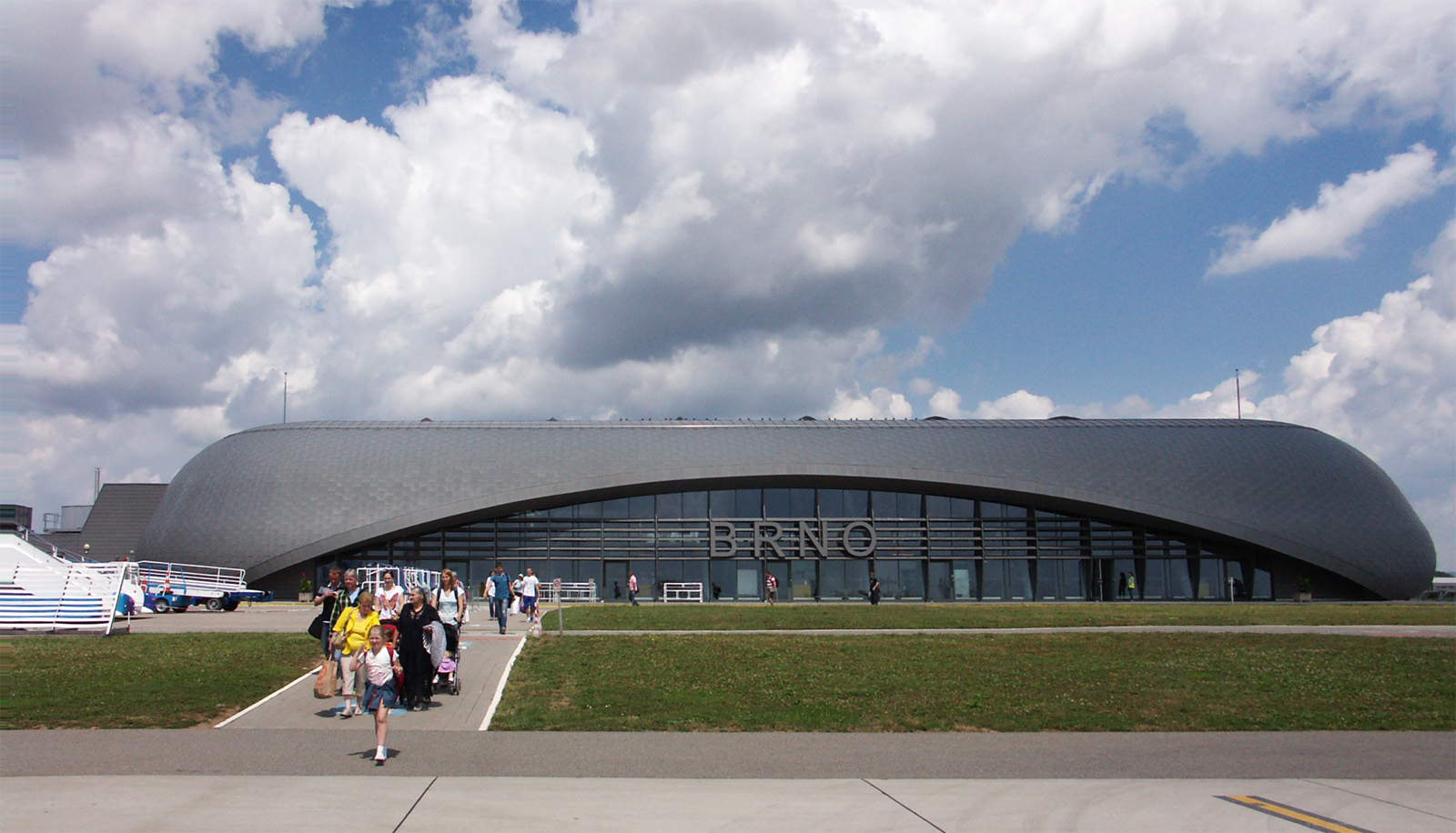 Letiště Brno hlásí za loňský rok téměř 472 tisíc odbavených cestujících. Letos očekává silnou sezónu i díky rozšířené nabídce nových sezónních destinací a další pravidelné lince