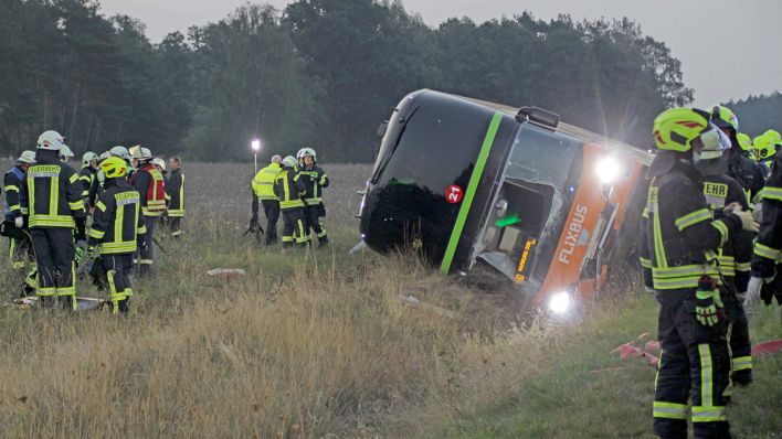 nehoda na A24 autobusu Flixbus