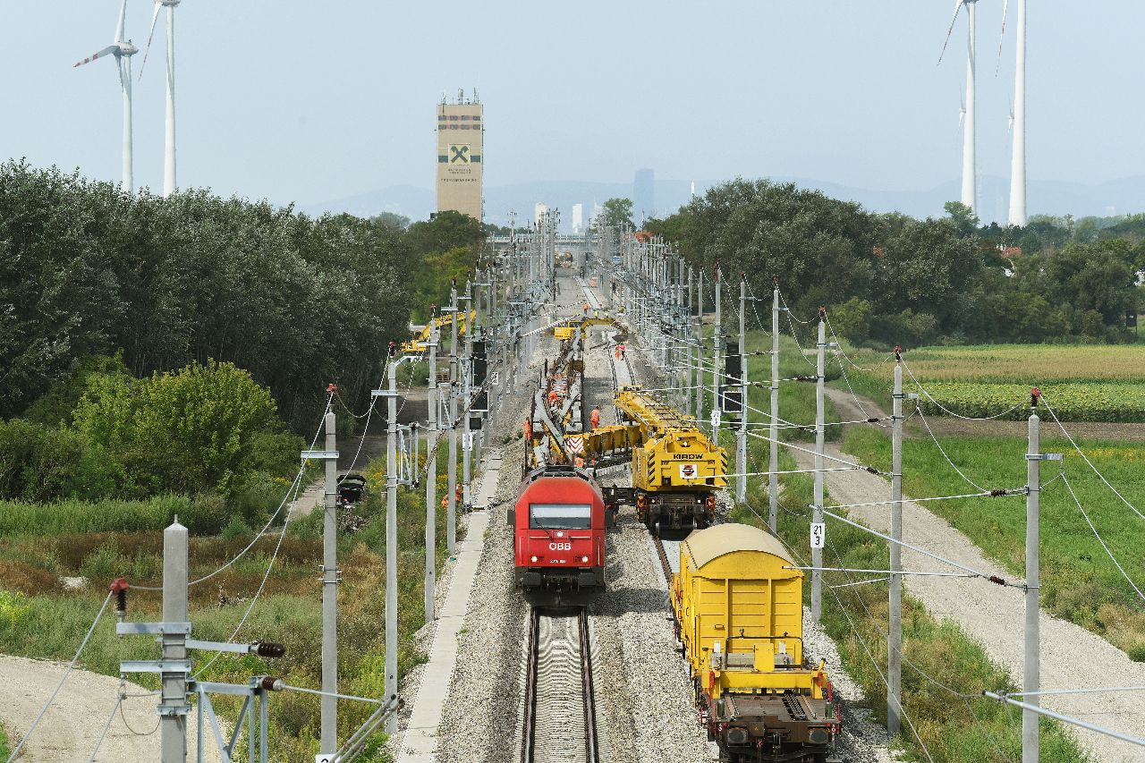 Rakouské dráhy letos do modernizace železniční sítě na východu země investují 21,7 miliard korun © ÖBB, Robert Deopito