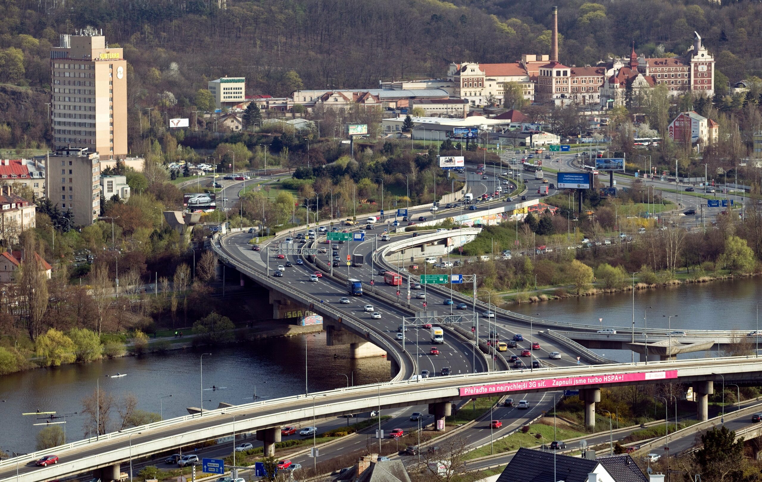 Denně po Barrandovském mostě projede více než 140 tisíc vozidel. © TSK Praha