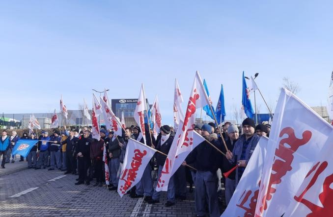 foto FB NSZZ Solidarność v Solarisu
