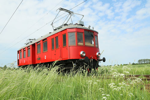 Pod romantickým jménem „Elinka“ se skrývá historický elektrický vůz řady M400.001 vyrobený v roce 1903 vagonkou Rinhghoffer v Praze na Smíchově a firmou českého elektrotechnického vynálezce Františka Křižíka.