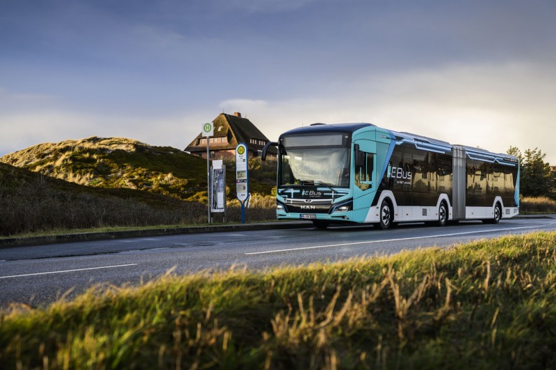 Pět elektrických autobusů MAN zajišťuje udržitelnou mobilitu na Syltu