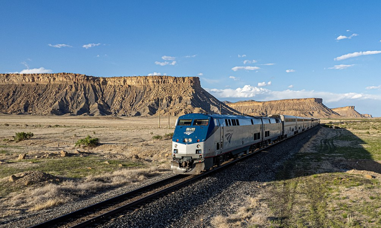 Amtrak na cestě mezi San Francisko a Chicago. Foto Amtrak