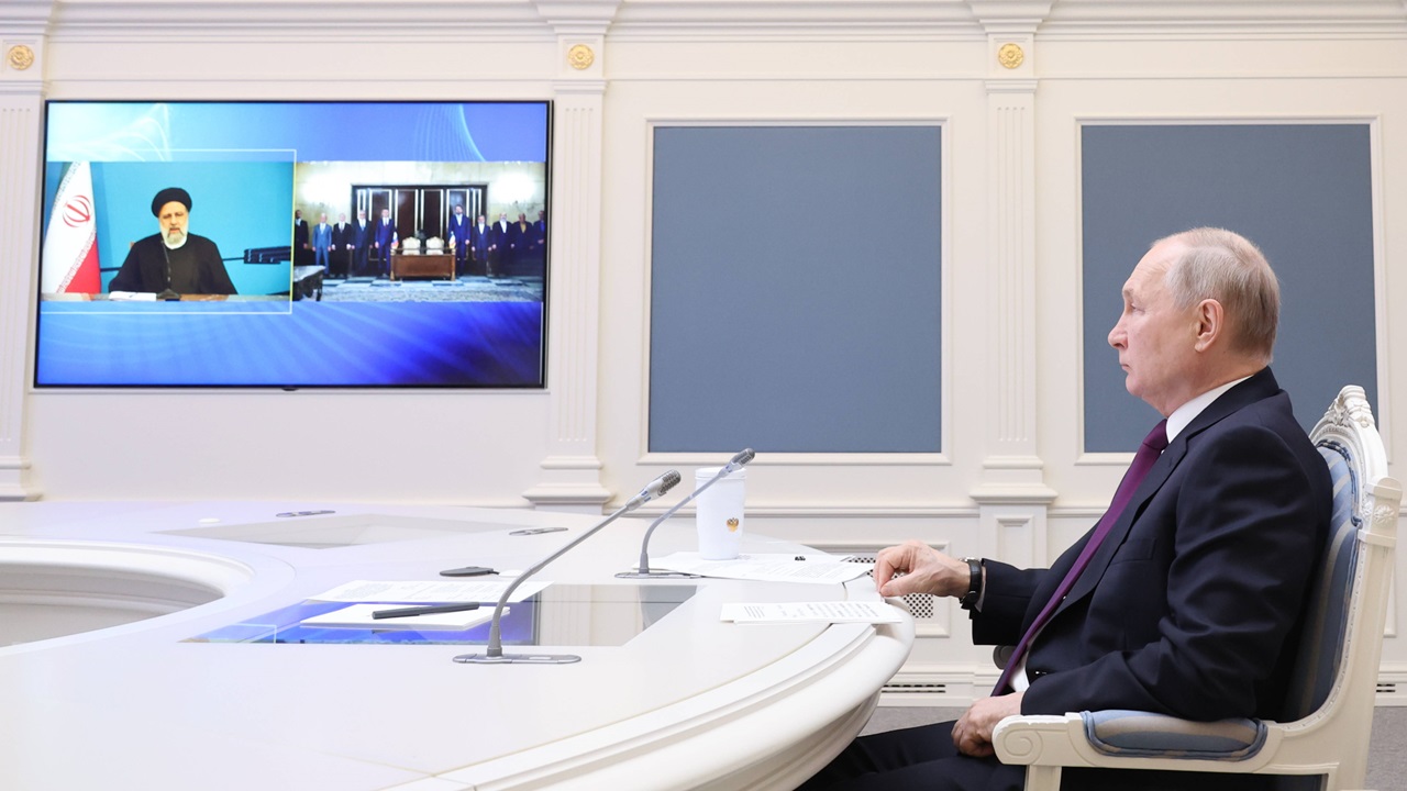 Írán a Rusko podepsaly plán velkého železničního projektu