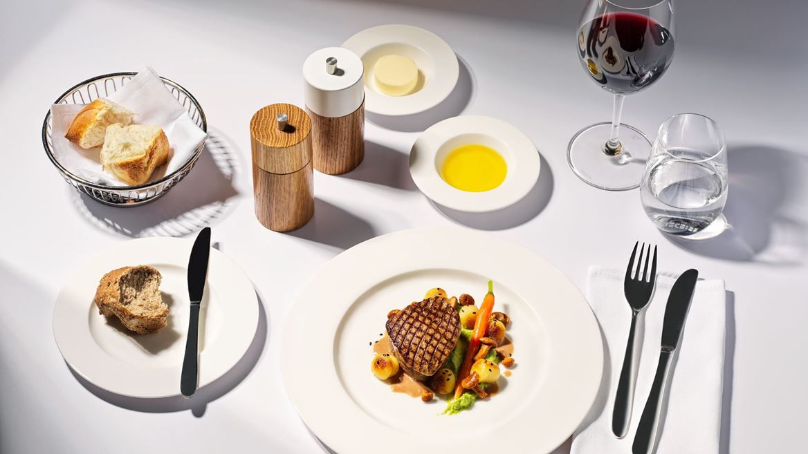 SWISS svým hostům na palubě podává pokrmy z restaurace ‘Aux Trois Amis’ v Canton Bern