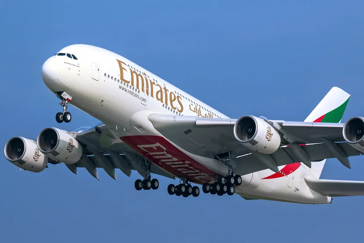 První lety Emirates s palivem SAF z Dubaje mají povolení ke startu