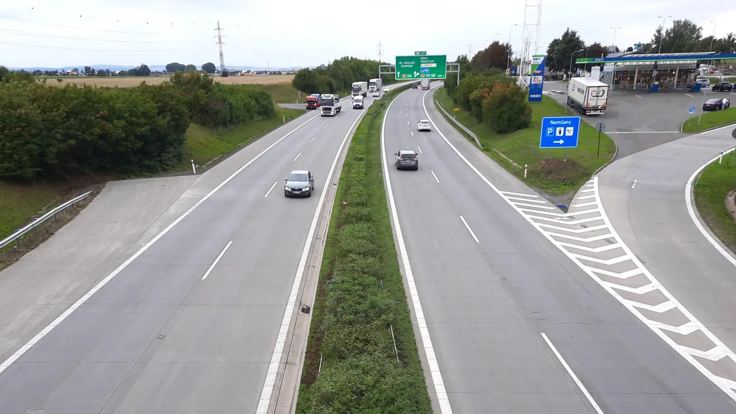 ŘSD plánuje výměnu svodidel u Olomouce na D35