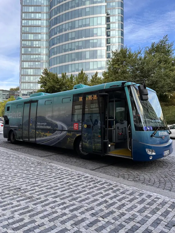Brumlovka má první elektrickou linku MHD v Praze