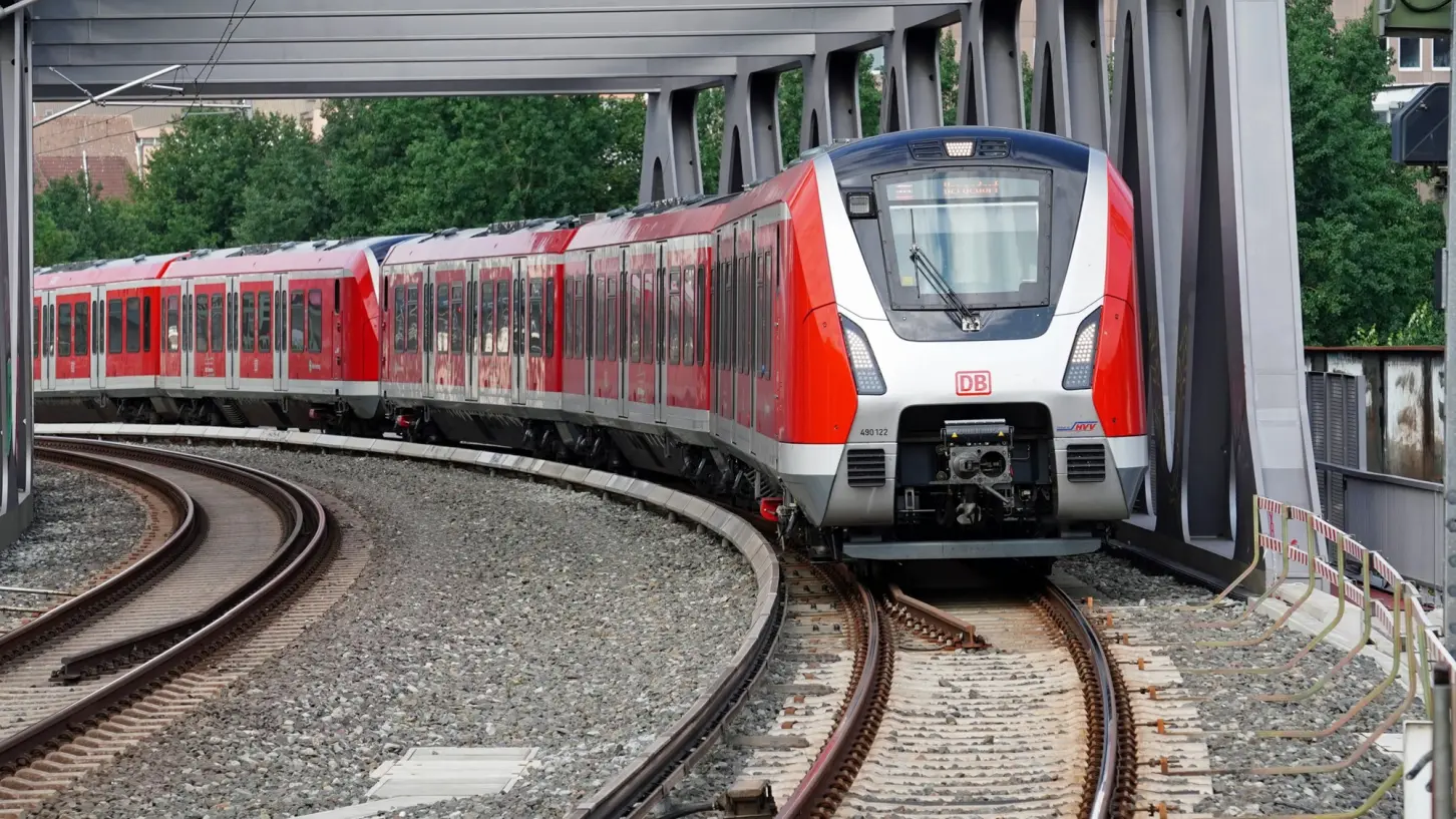 Rozšíření trasy a delší vlaky – Hamburk má dostat novou linku S-Bahn na jih