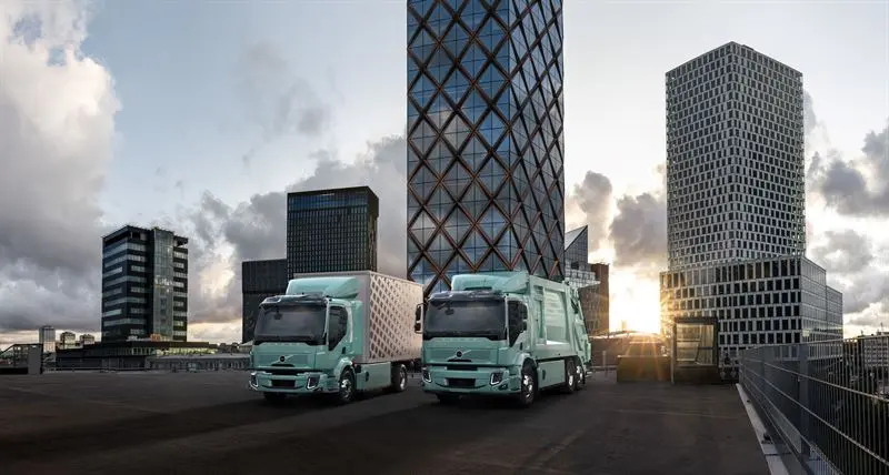 Volvo představuje aktualizované elektrické nákladní vozy určené pro městskou dopravu s nulovými emisemi