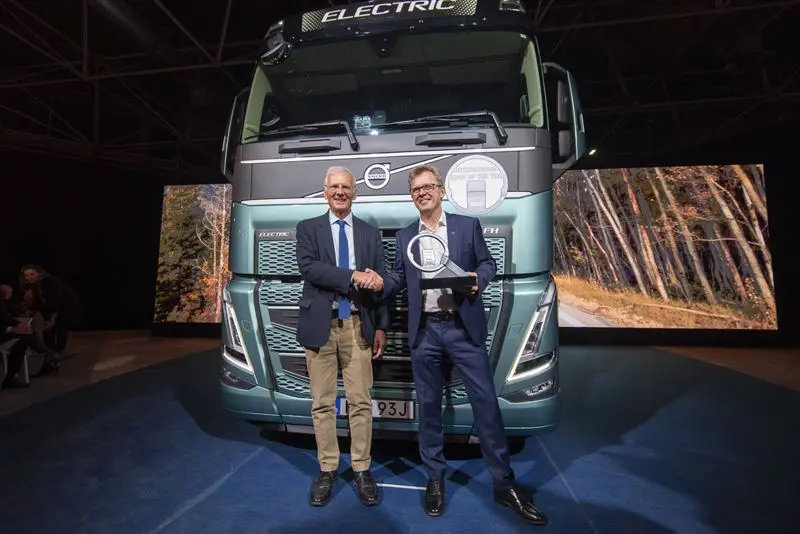 Volvo FH Electric získává ocenění „Nákladní vůz roku 2024“