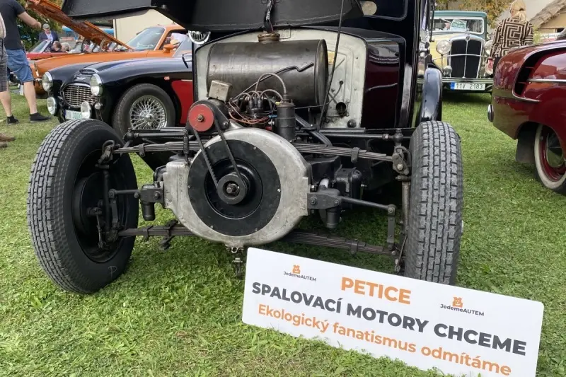 10 tisíc podpisů za spalovací motory
