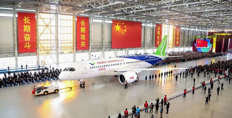 Tibet Airlines a jeho Comac C919 © Guan Chao | COMAC