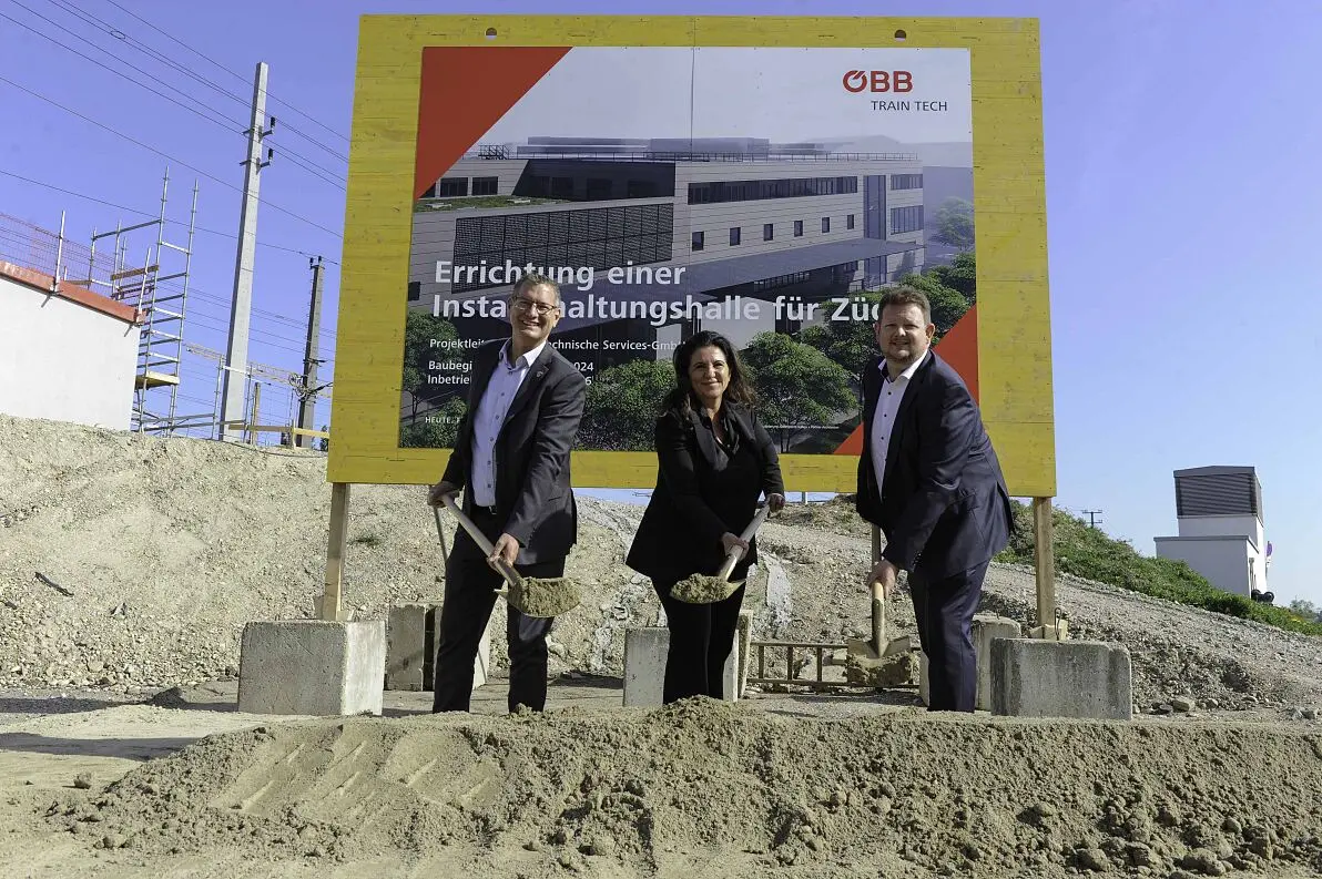 zleva Georg Papai (okresní vedoucí), Sandra Gott-Karlbauer (ÖBB Train Tech), Bernhard Gritzner (ÖBB Train Tech) Autor © ÖBB Zenger