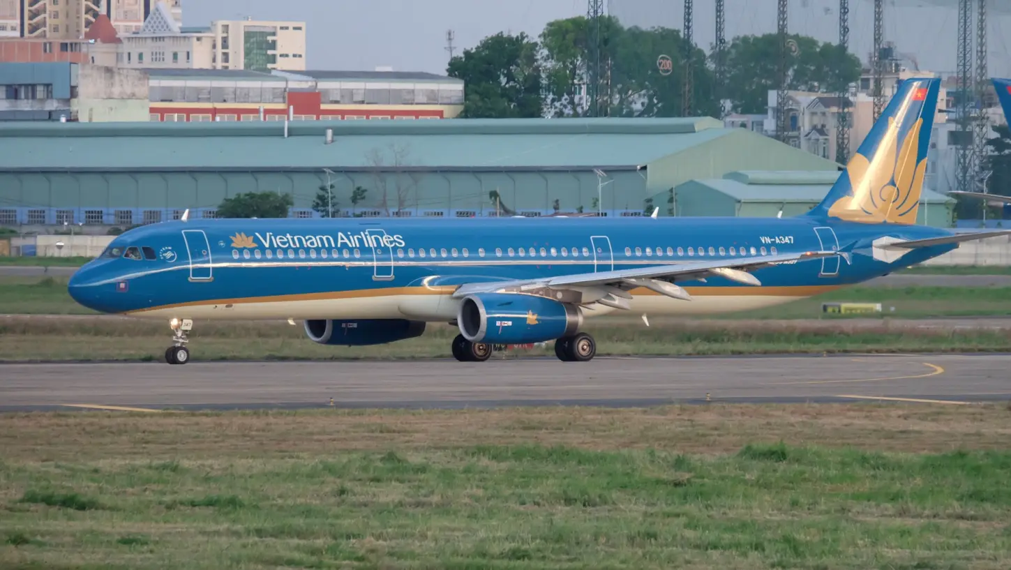Airbus A321 Vietnam Airlines na letišti Changi v Singapuru. Autor fotky Vietnam Airlines