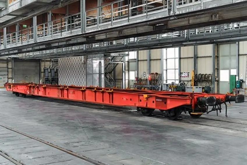 kontejner vůz Sdggmrss. Autor Rail Cargo skupiny ÖBB