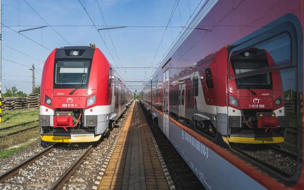 Setkání dvou jednotek Panter ZSSK. Autor ZSSK