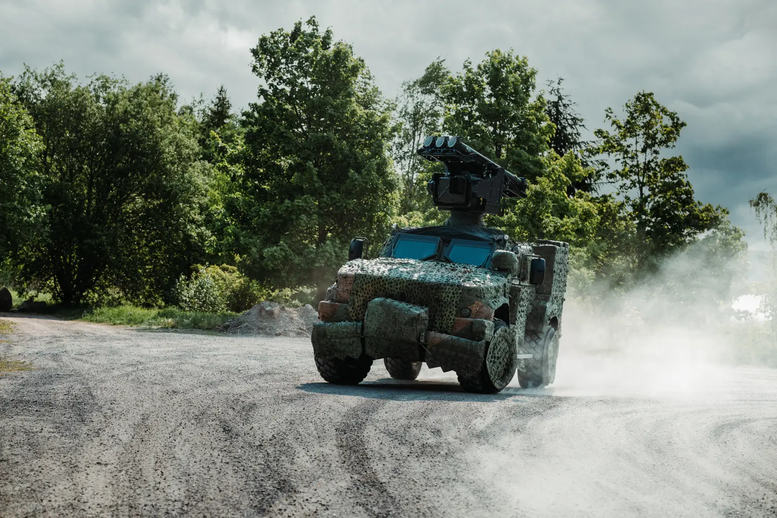 Odpalovací jednotka raket Saab MSHORAD na Oshkosh JLTV. Autor SAAB