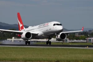 Let QF1266 s prvním přistáním Airbusu A220 Qantaslink v Launcestonu. © Qantas