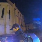 Driftování v centru Českých Budějovic nebyl ideální nápad. Divoká jízda dvacetiletému řidiči neprošla