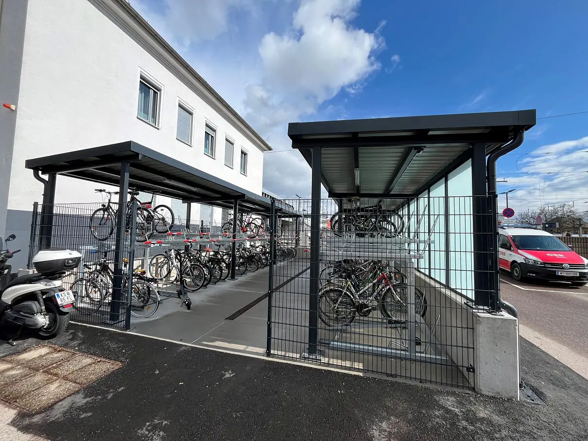Bike&Ride Krems nová stání na západní straně nádraží © ÖBB, Christopher Seif