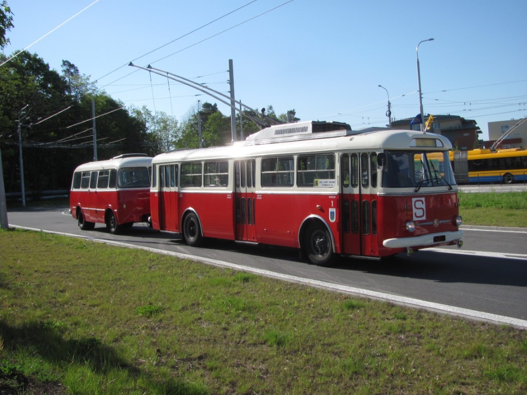 Jízdy historických vozidel MHD DSZO ve Zlíně a Otrokovicích ve středu 1. 5. 2024. © Vojtěch Cekota/ město Zlín