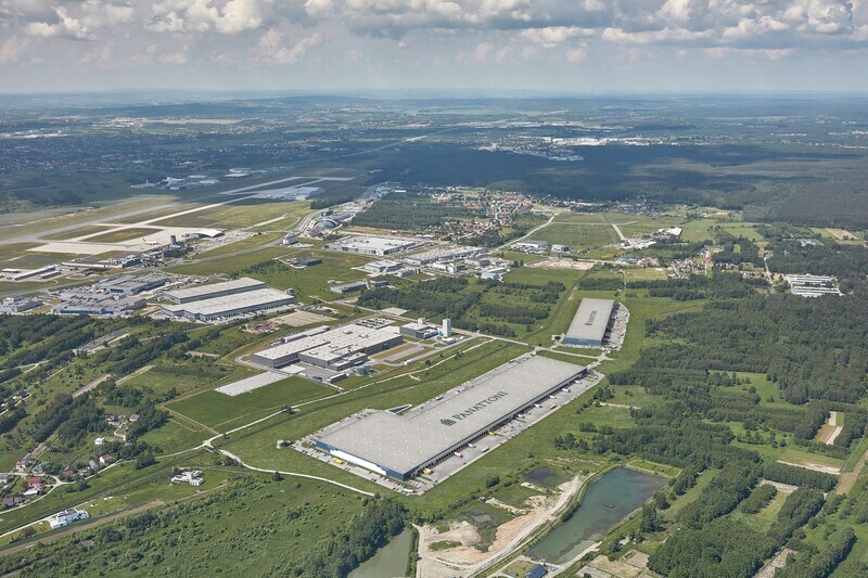 letecký pohled na průmyslový a logistický park v Rzeszów © ARETE