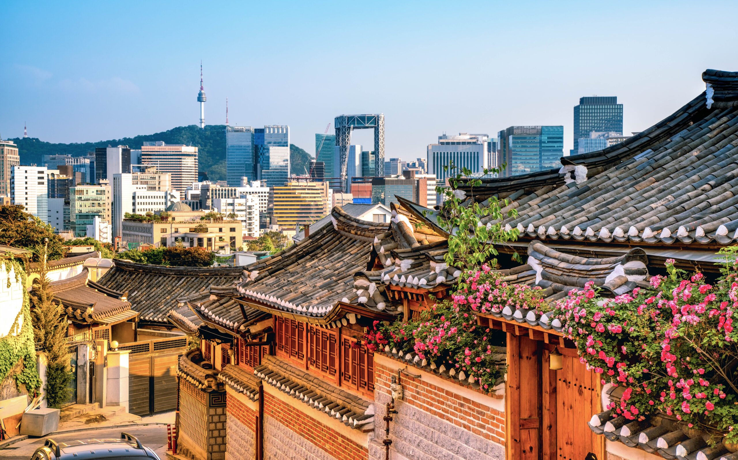 Tradiční korejská architektura ve vesnici Bukchon Hanok i © SAS