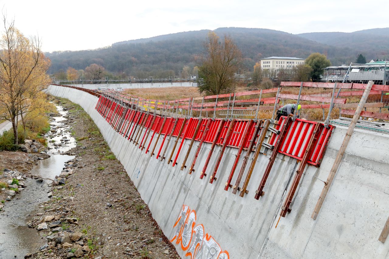 Modernizace retenčních nádrží v Auhofu © Stadt Wien/Christian Fürthner