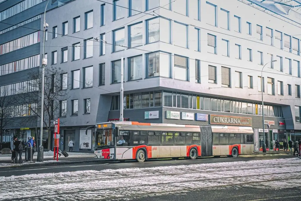 Solaris Urbino 18 Martina Uhera na Smíchovském nádraží © PID