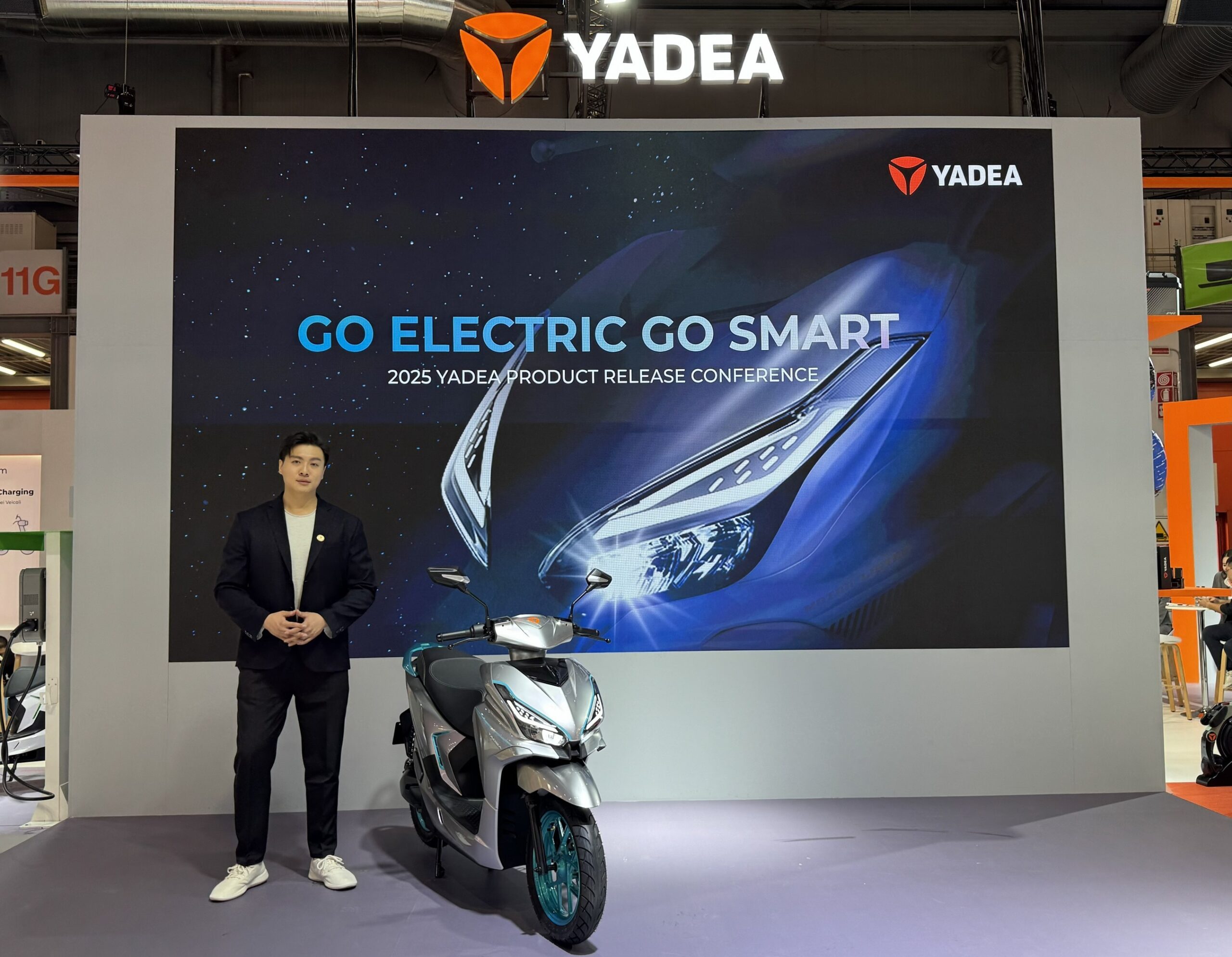 Konference o produktech Yadea živě na veletrhu EICMA 2025 v Miláně v Itálii © YADEA
