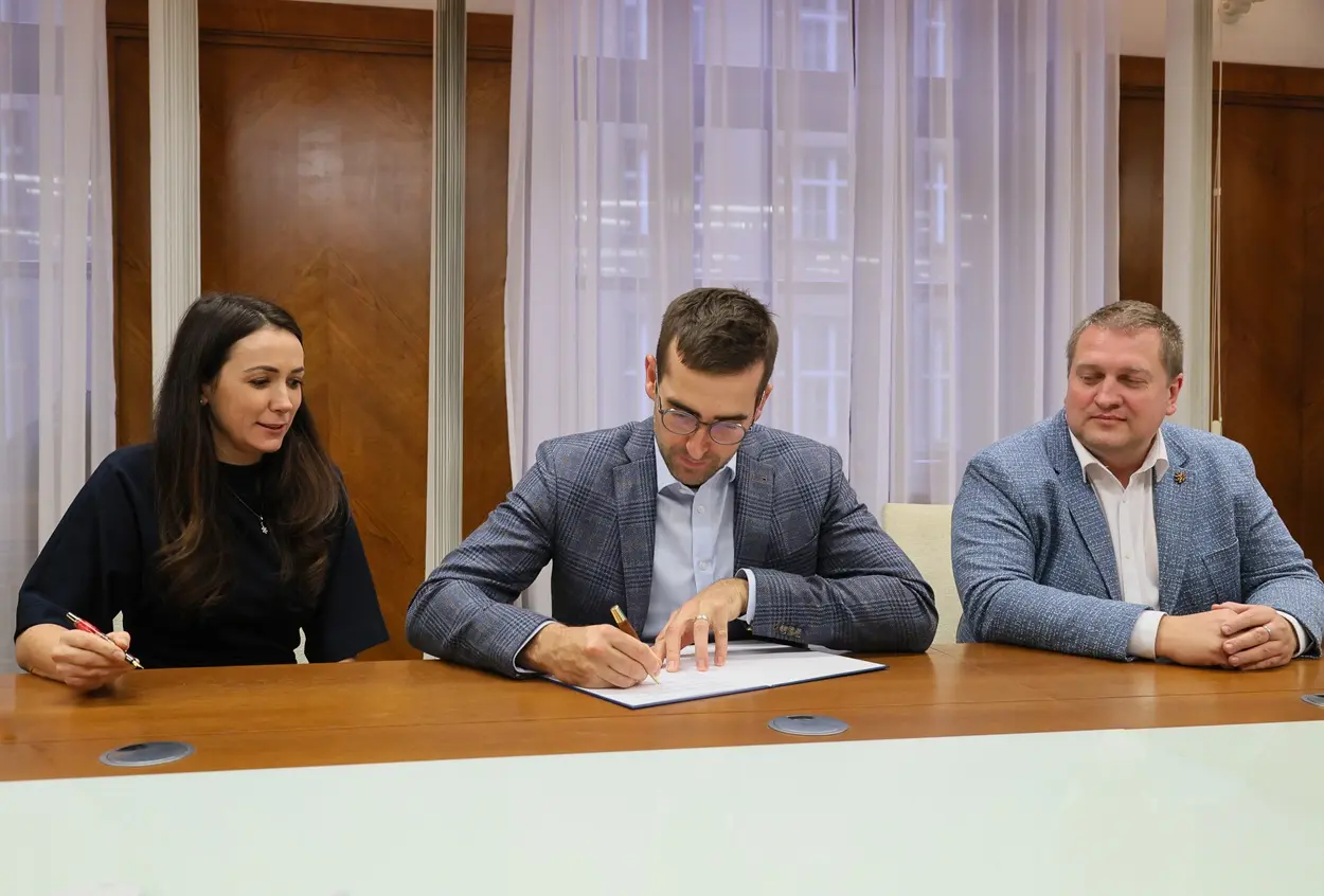 Slavnostní podpis Podnikové kolektivní smlouvy ČD na rok 2026. Zdroj: Archiv ČD