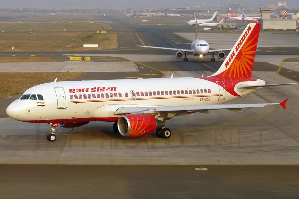 Airbus A319 Air India na letišti Mumbai Chhatrapati Shivaji Int'l - VABB, India© Sean D Silva/ wikipedie