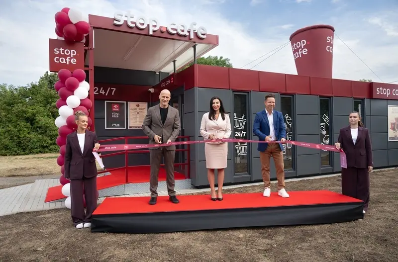 Slavnostní otevření první samooblsužné prodejny Stop Cafe, zdroj Orlen
